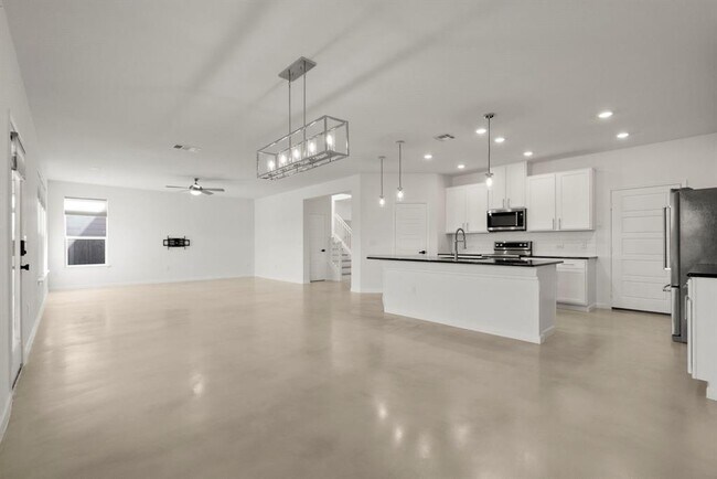 Foto del edificio - 7400 Lowery Xing