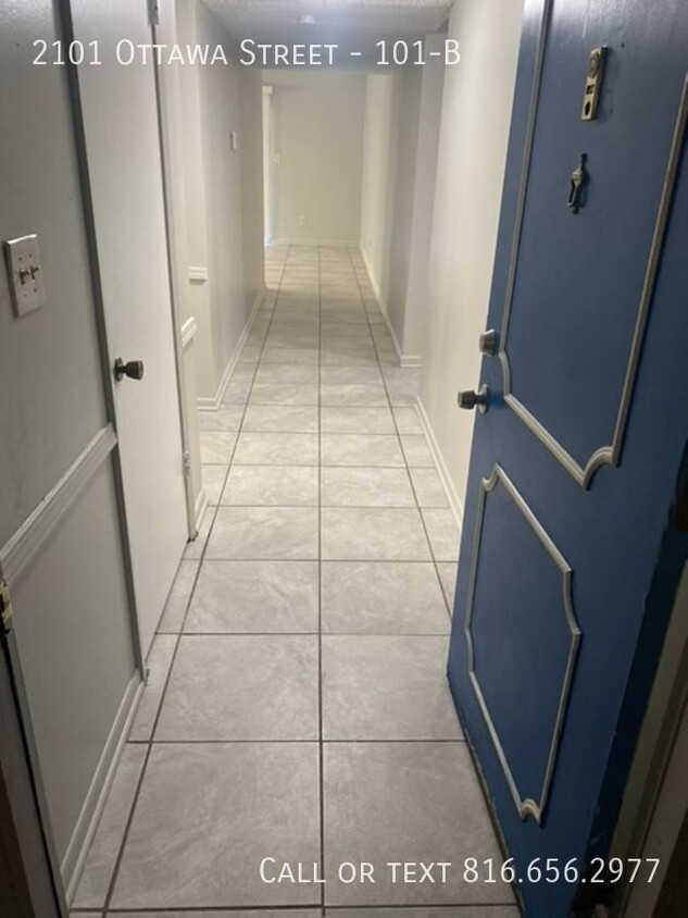 Primary Photo - 2 Bed 1 Bath - 970 Square Feet - SECOND MO...