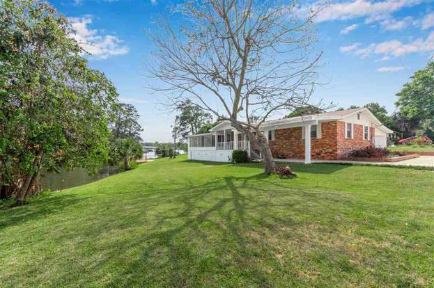 Building Photo - 111 Oak Ave