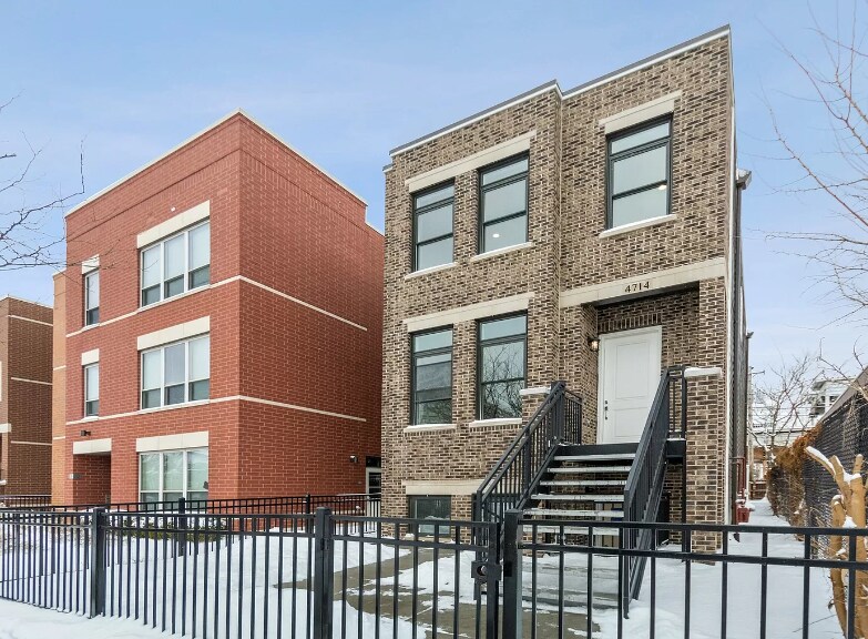 Front Street View - 4714 S Calumet Ave