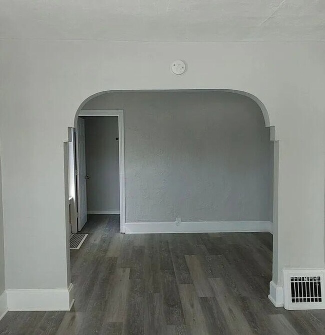 Foto del edificio - 3202 Caledonia St