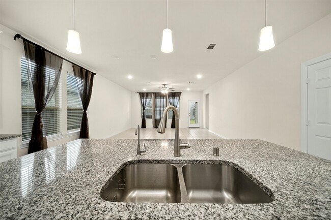 Foto del edificio - 24971 Jessamine Meadow Trl