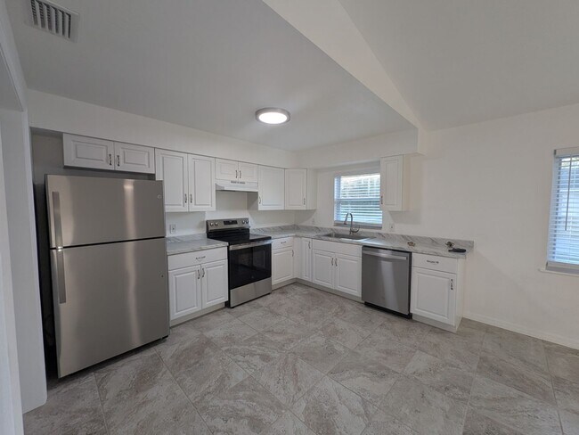 Foto del edificio - Updated 2/2 Duplex in Crystal River