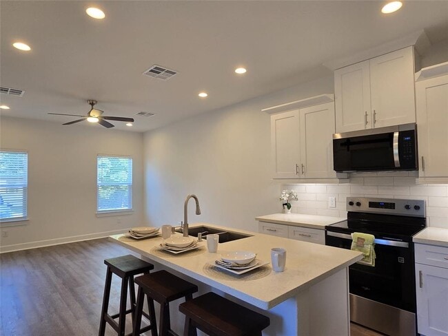 Foto del edificio - 16710 Timberglen St