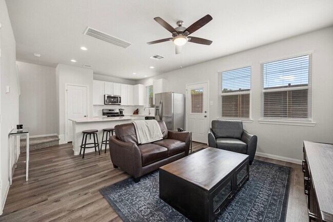 Building Photo - 24802 Landolfi Dr