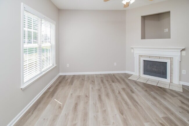 Building Photo - 1483 Eschol Ln NW