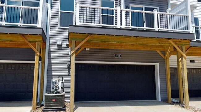 Foto del edificio - 2704 S Spurway Dr