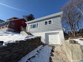 Building Photo - 132 Hillside Ave