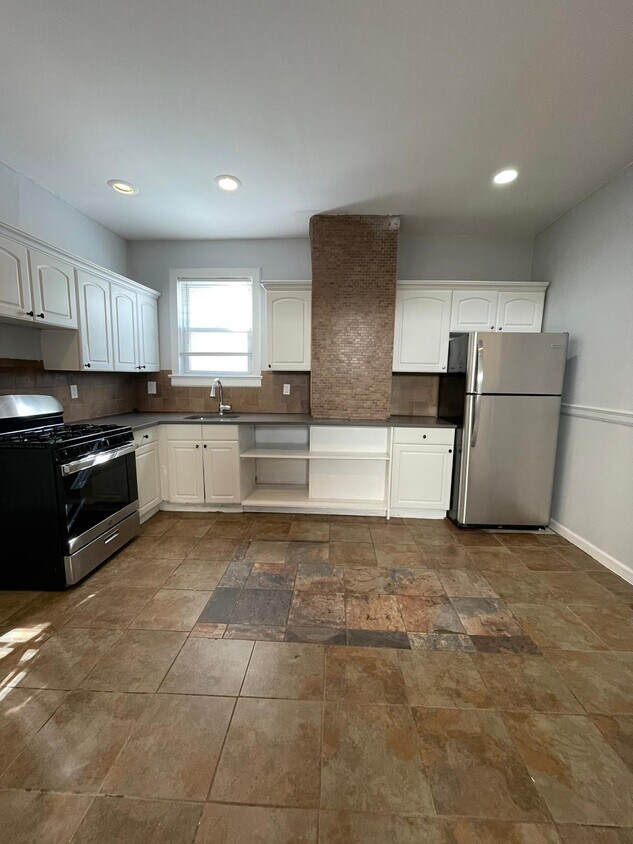 Primary Photo - 30 W 44th St