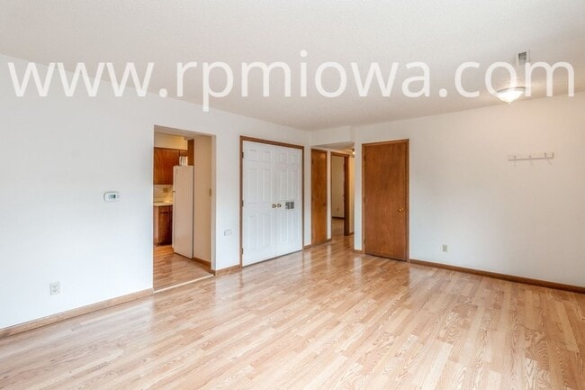 Building Photo - 209 Todd Cir