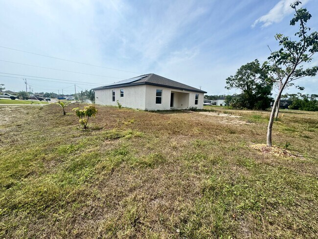Foto del edificio - 2115 NW 24th Pl
