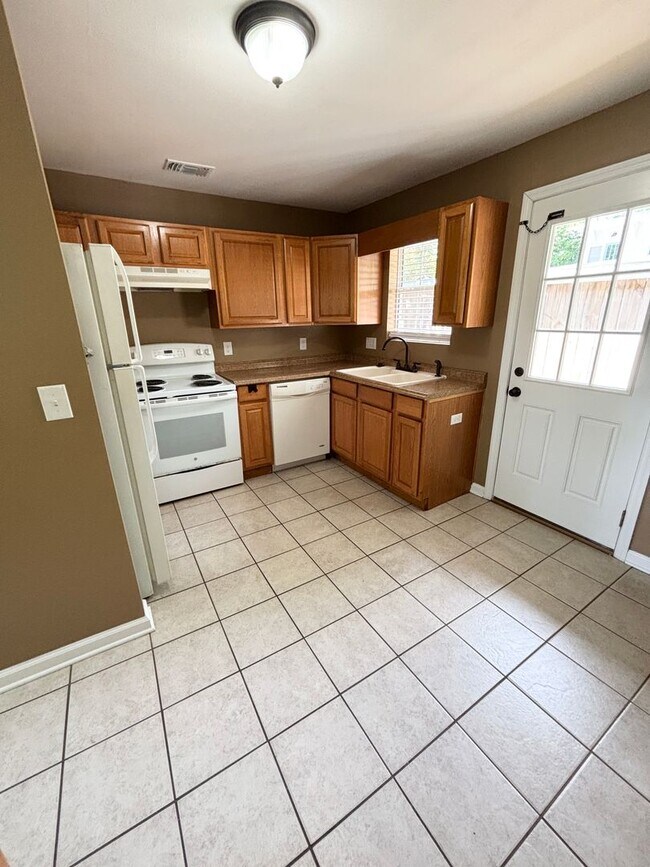 Foto del edificio - Midtown Duplex near Leon High School