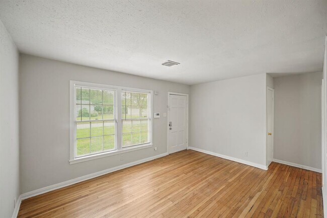 Building Photo - 3938 Alsace St
