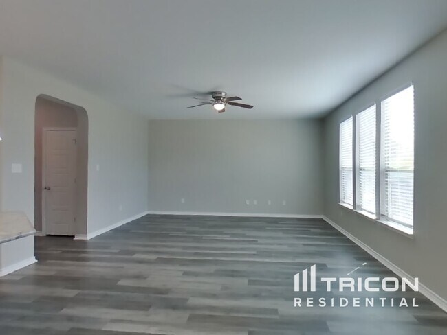 Building Photo - 15406 Delta Pt