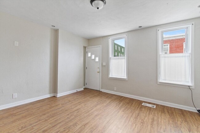Building Photo - Coming Soon - Spacious 3 Bedroom, 1.5 Bath...
