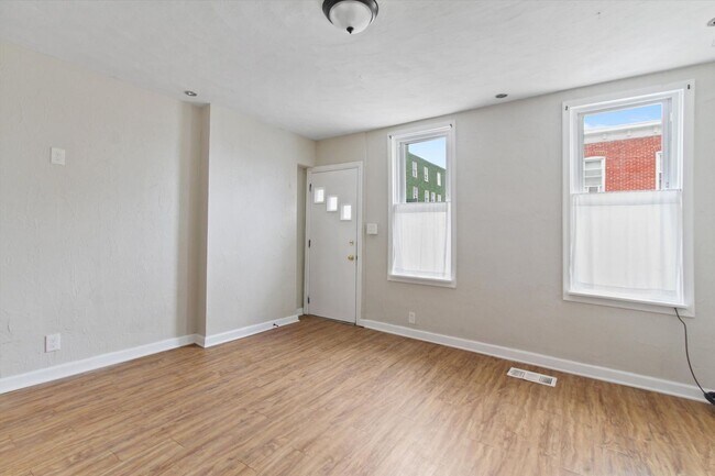 Foto del edificio - Coming Soon - Spacious 3 Bedroom, 1.5 Bath...