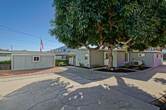 Photo - 2015 Robinson St Apartment