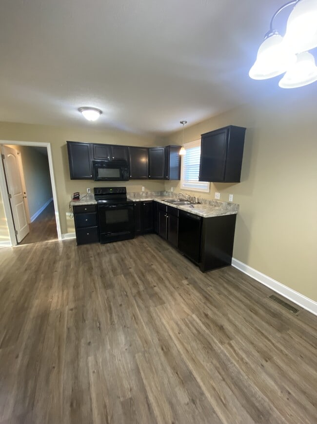 Foto del edificio - 328 Fairbanks Ave