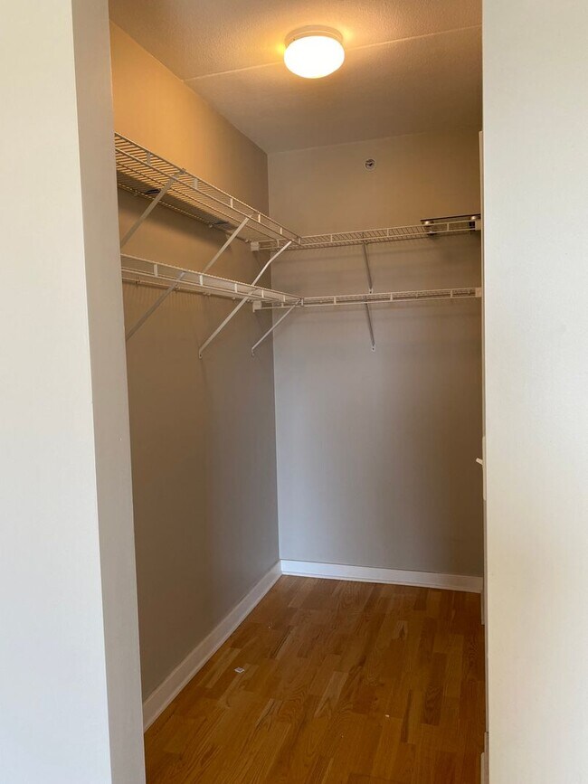 Foto del edificio - 1 Bed, 1 Bath Condo Near Downtown Evanston...