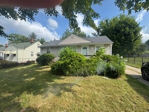 Building Photo - 17113 Holly Hill Dr
