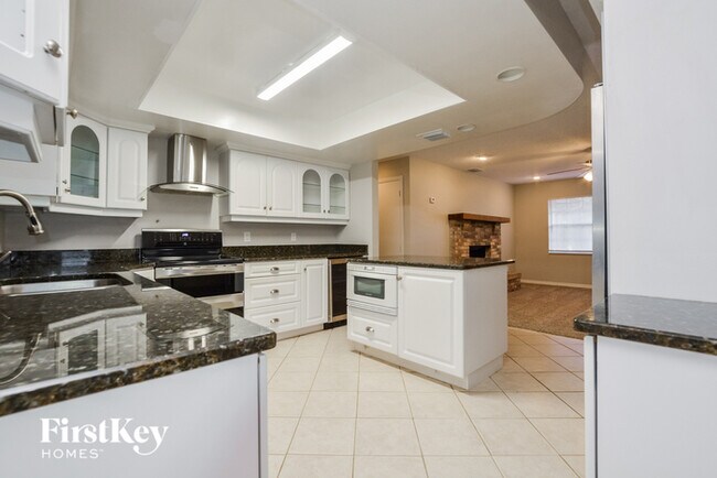 Foto del edificio - 848 Benchwood Ct