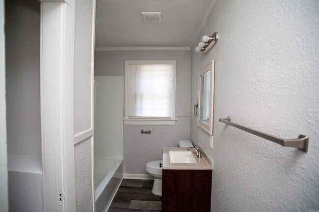 Building Photo - 1412 Peyton St