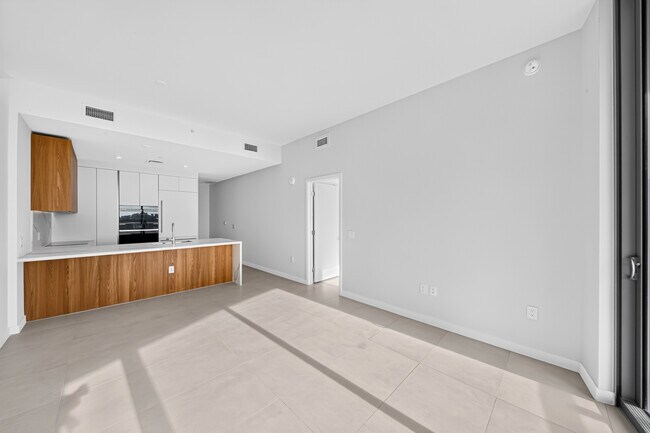 Foto del edificio - 1400 Biscayne Blvd