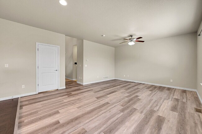 Foto del edificio - $2,650 - 4 Bed, 2.5 Bath Home with Fenced ...
