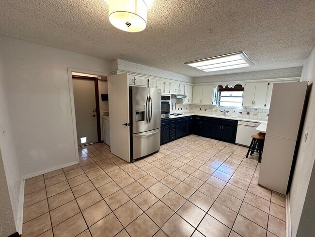 Foto del edificio - 4bed/3bath Home Available for Rent in Central Norman!!