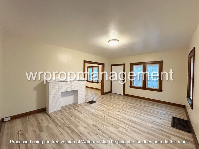 Foto del edificio - 4121 Kingsbury Ave