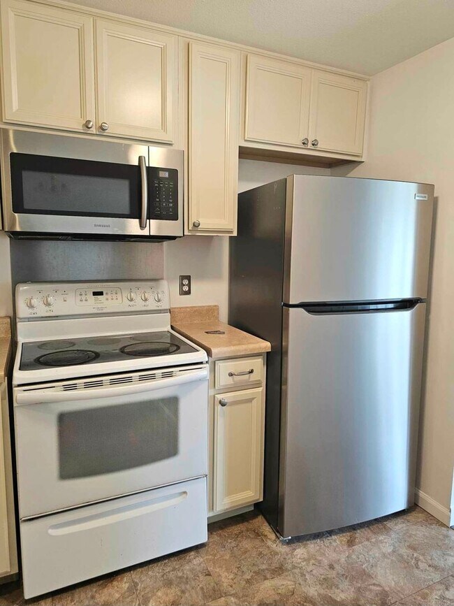 Foto del edificio - 1349 Whitney Ave