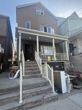 Building Photo - 82 W 22nd St