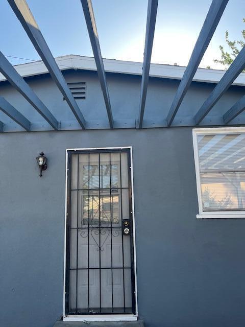Primary Photo - 1414 W Ivesbrook St
