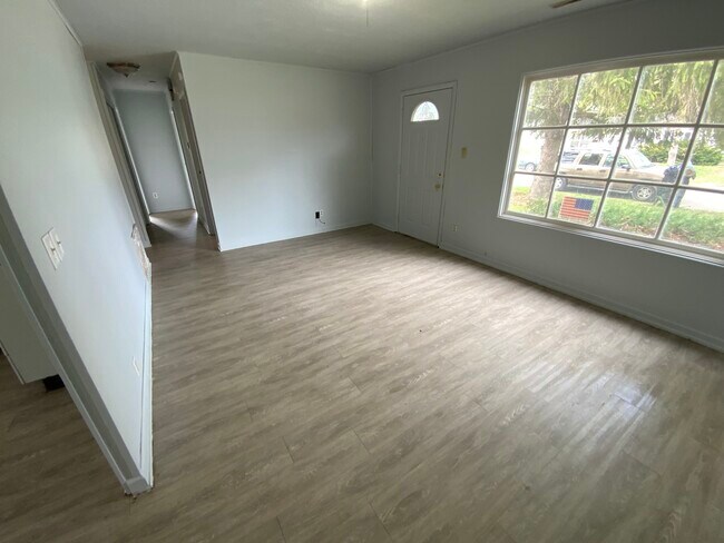 Foto del edificio - 1504 Edgewood Dr