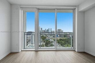 Building Photo - 2000 Biscayne Blvd