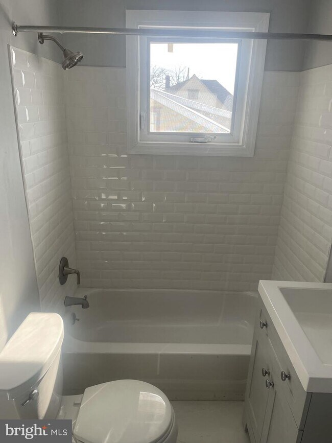 517 White Horse Pike, Haddon Heights, NJ 08035 Room for Rent in