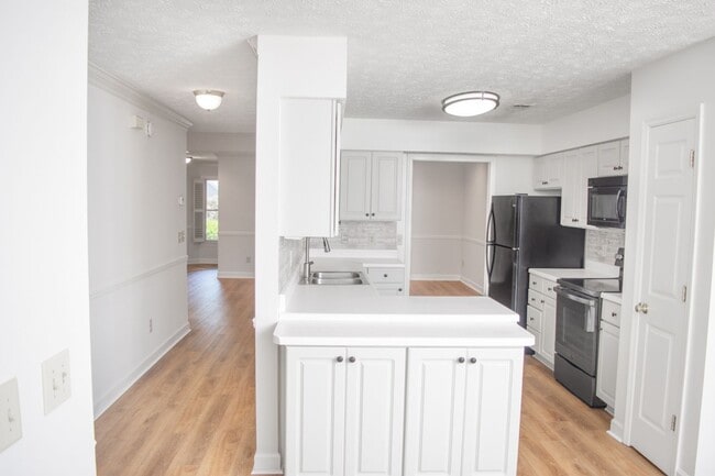 Building Photo - 3 bedroom House in Heart of Auburn