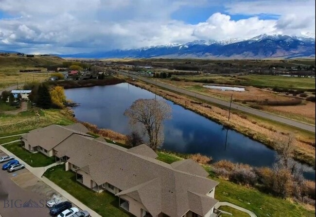 Building Photo - 5 Avalon Ct