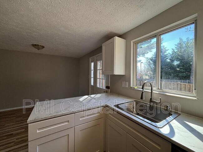 Foto del edificio - 8 McDonald Chapel Ct