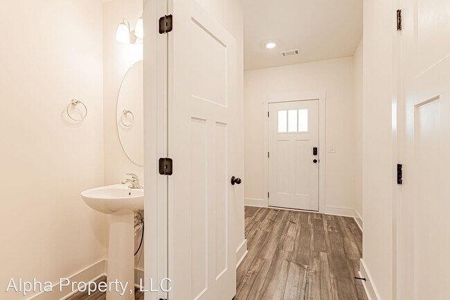 Building Photo - 3 br, 2.5 bath House - 1086 Millison Pl