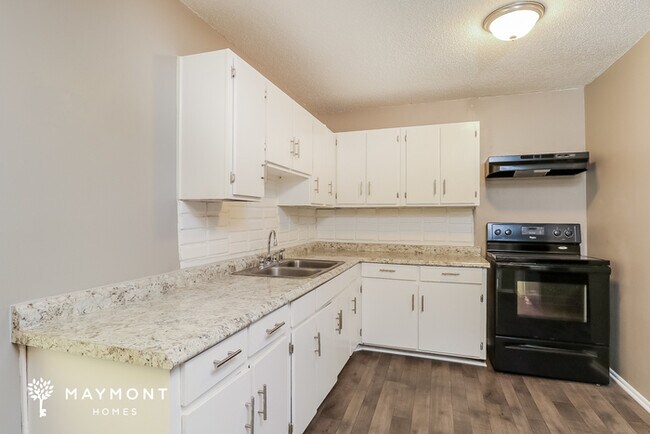 Foto del edificio - 9408 Spruce Pine Pl