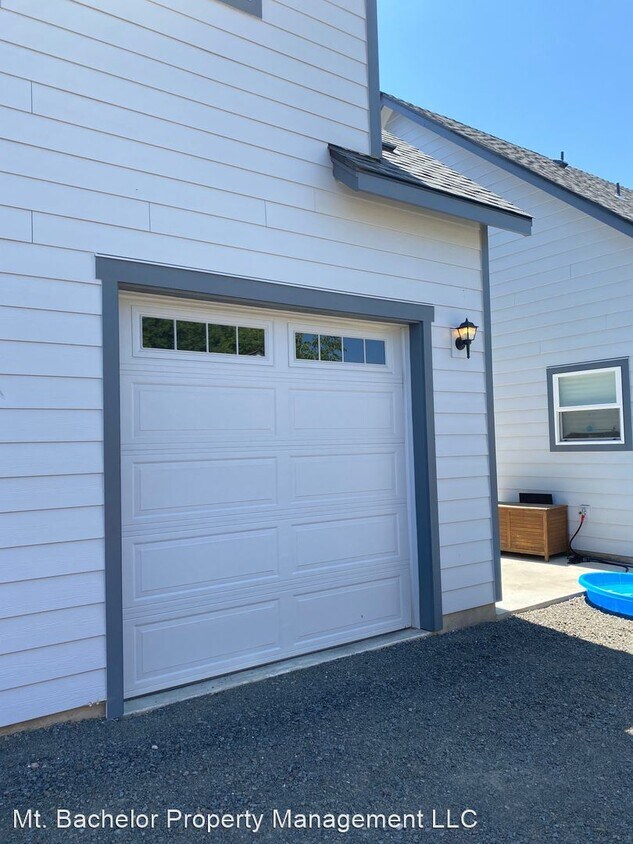 Building Photo - 332 SW 12th St