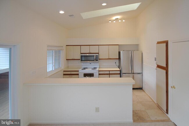 Building Photo - 12893 Grays Pointe Rd