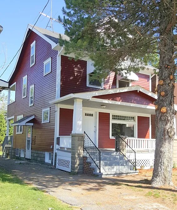Building Photo - 9515 Cardwell Ave