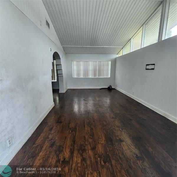 Foto del edificio - 3650 NW 44th Ave