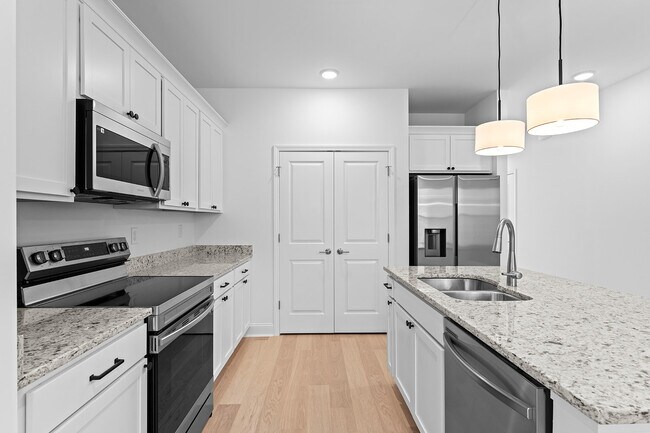 Foto del edificio - 8425 Whisper Ln