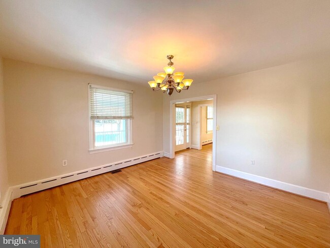 Building Photo - 4085 Hallowing Point Rd