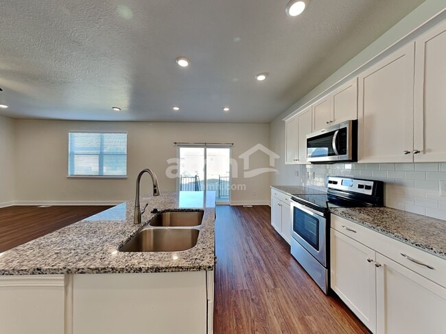 Building Photo - 4449 N Morgan Way