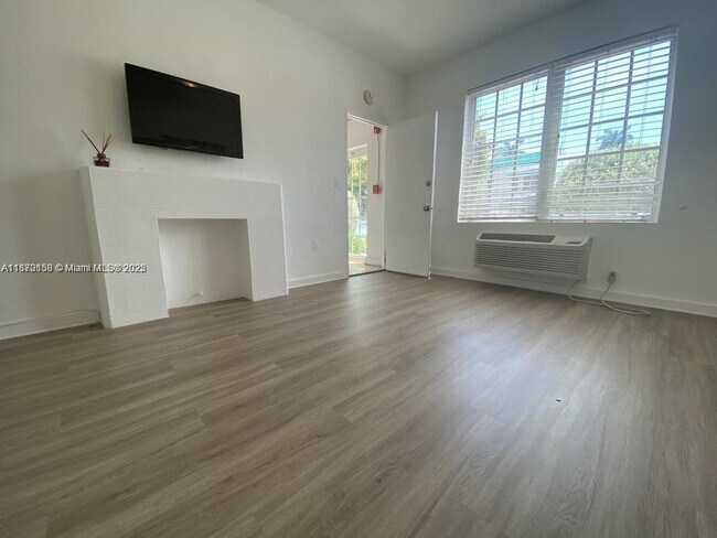 Foto del edificio - 741 15th St