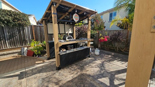 Building Photo - 6 Farentino Ct